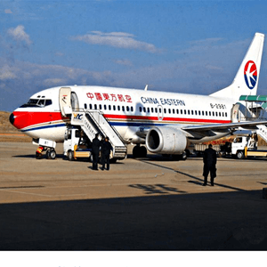 和田机场空运航空快运业稳步发展的原因是什么？